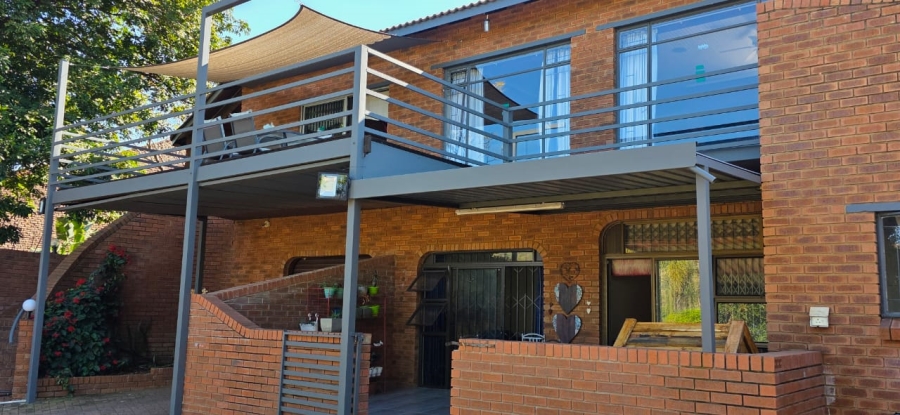 7 Bedroom Property for Sale in Safari Gardens North West